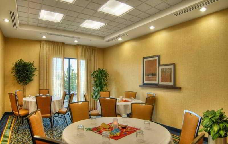 Springhill Suites By Marriott מדפורד מסעדה תמונה